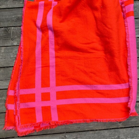 100% Arcylic Kate Spade Throw Blanket Red - Picture 1 of 9